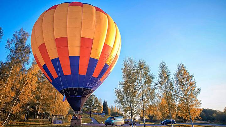 Полет на воздушном шаре в районе Санкт-Петербурга