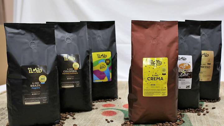 Годовой запас зернового кофе
