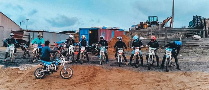 Питбайк и мотоцикл в Янино