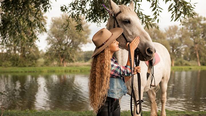 Знакомство с лошадьми - романтическое свидание или индивидуальная конная прогулка