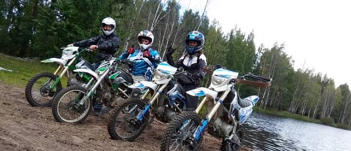 Питбайк и мотоцикл в Янино